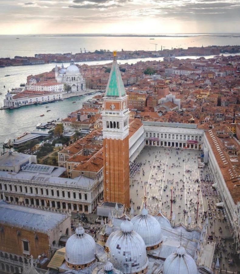 Ca'serenissima - At 2mn Of St Square Apartment Venice